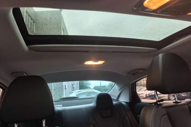 Used Hyundai Elantra 2023 1.5L CVT GLX Elite Edition Headliner