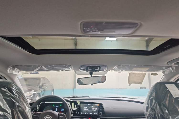 Used Hyundai Elantra 2023 1.5L CVT GLX Elite Edition Headliner