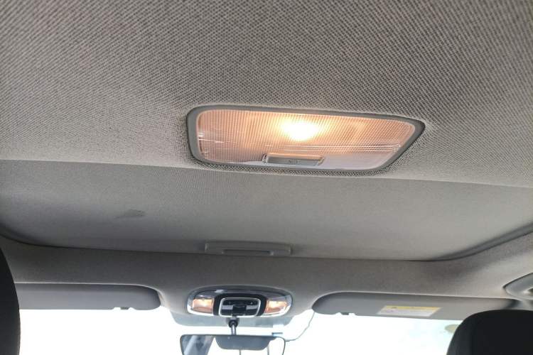 Used Hyundai Elantra 2023 1.5L CVT GLX Elite Edition Headliner