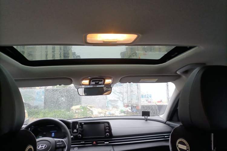Used Hyundai Elantra 2023 1.5L CVT GLX Elite Edition Headliner