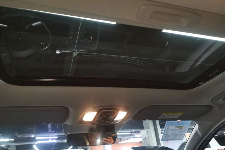 Used Hyundai Elantra 2023 1.5L CVT LUX Prestige Edition Headliner