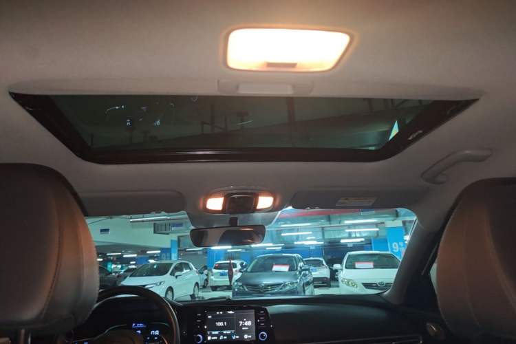 Used Hyundai Elantra 2023 1.5L CVT GLX Elite Edition Headliner