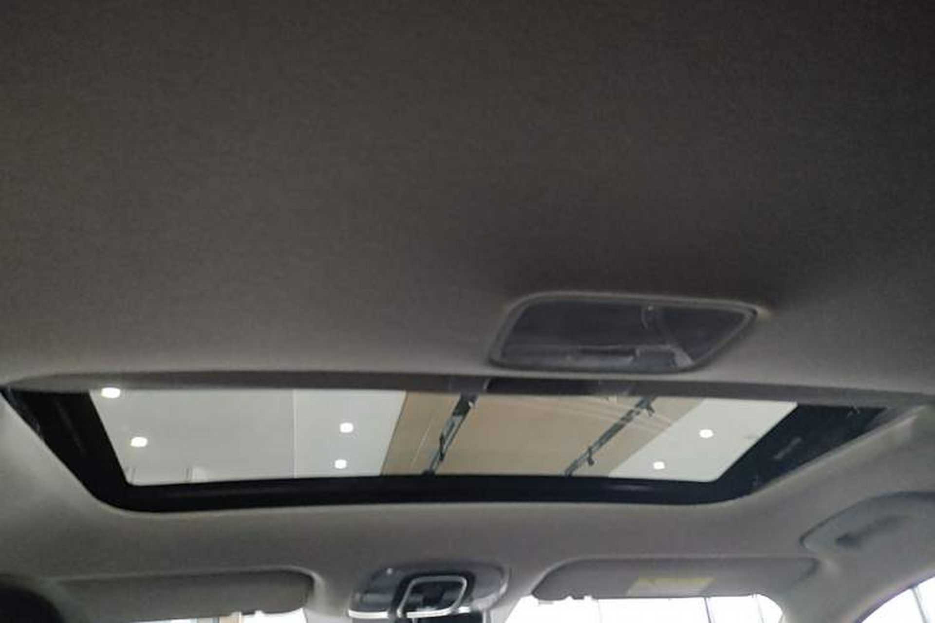 Used Hyundai Elantra 2023 1.5L CVT LUX Prestige Edition Headliner
