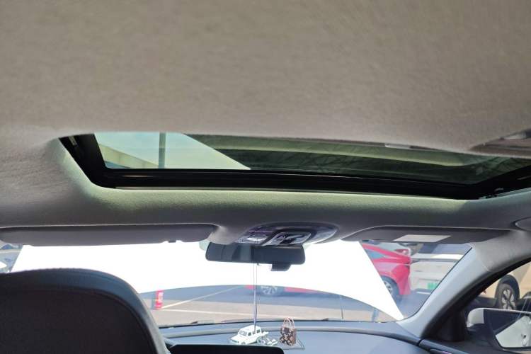 Used Hyundai Elantra 2023 1.5L CVT LUX Prestige Edition Headliner