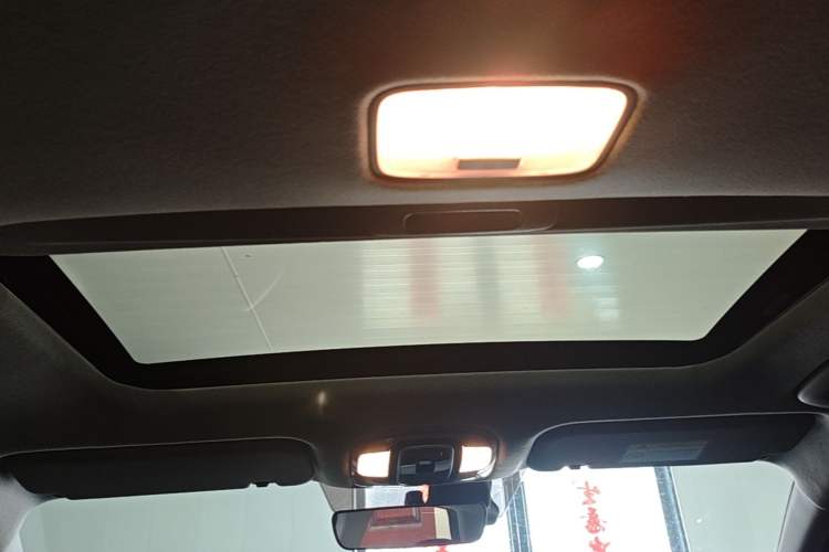 Used Hyundai Elantra 2023 1.5L CVT LUX Prestige Edition Headliner