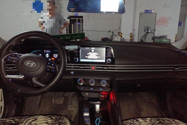 Used Hyundai Elantra 2023 1.5L CVT GLX Elite Edition Headliner