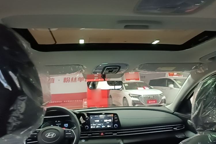 Used Hyundai Elantra 2023 1.5L CVT GLX Elite Edition Headliner