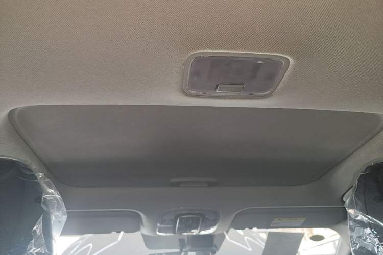 Used Hyundai Elantra 2023 1.5L CVT LUX Prestige Edition Headliner