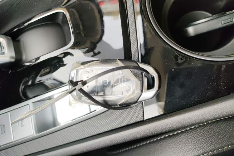 Used Hyundai Elantra 2023 1.5L CVT GLX Elite Edition Interior 1