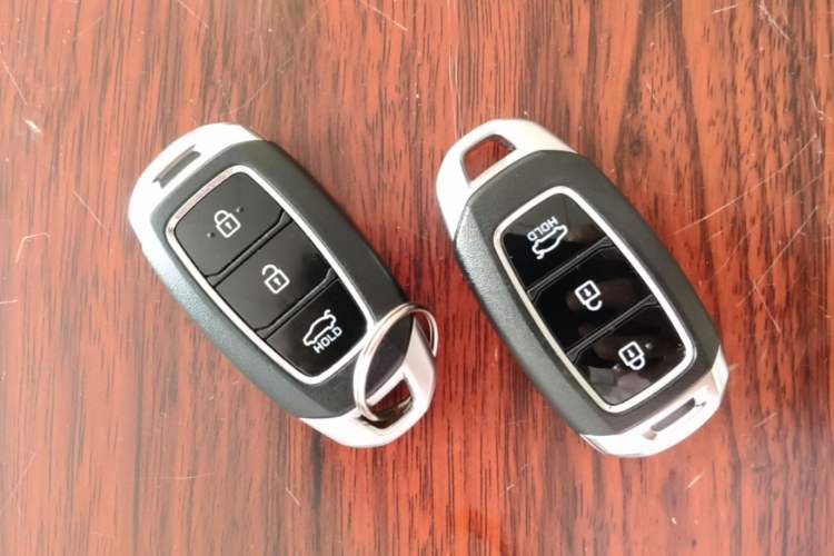 Used Hyundai Elantra 2023 1.5L CVT GLX Elite Edition Interior 1