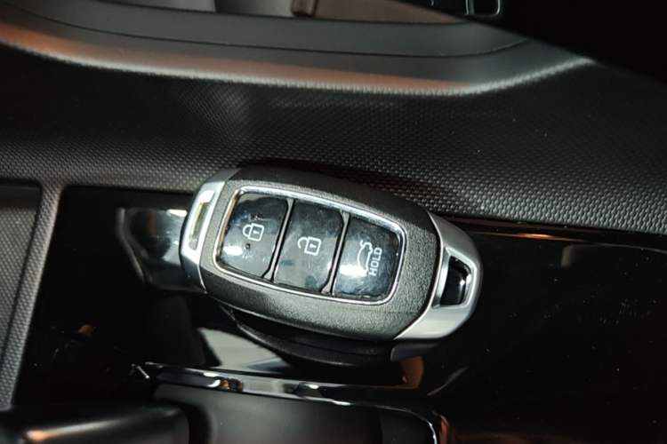 Used Hyundai Elantra 2023 1.5L CVT GLX Elite Edition Interior 1