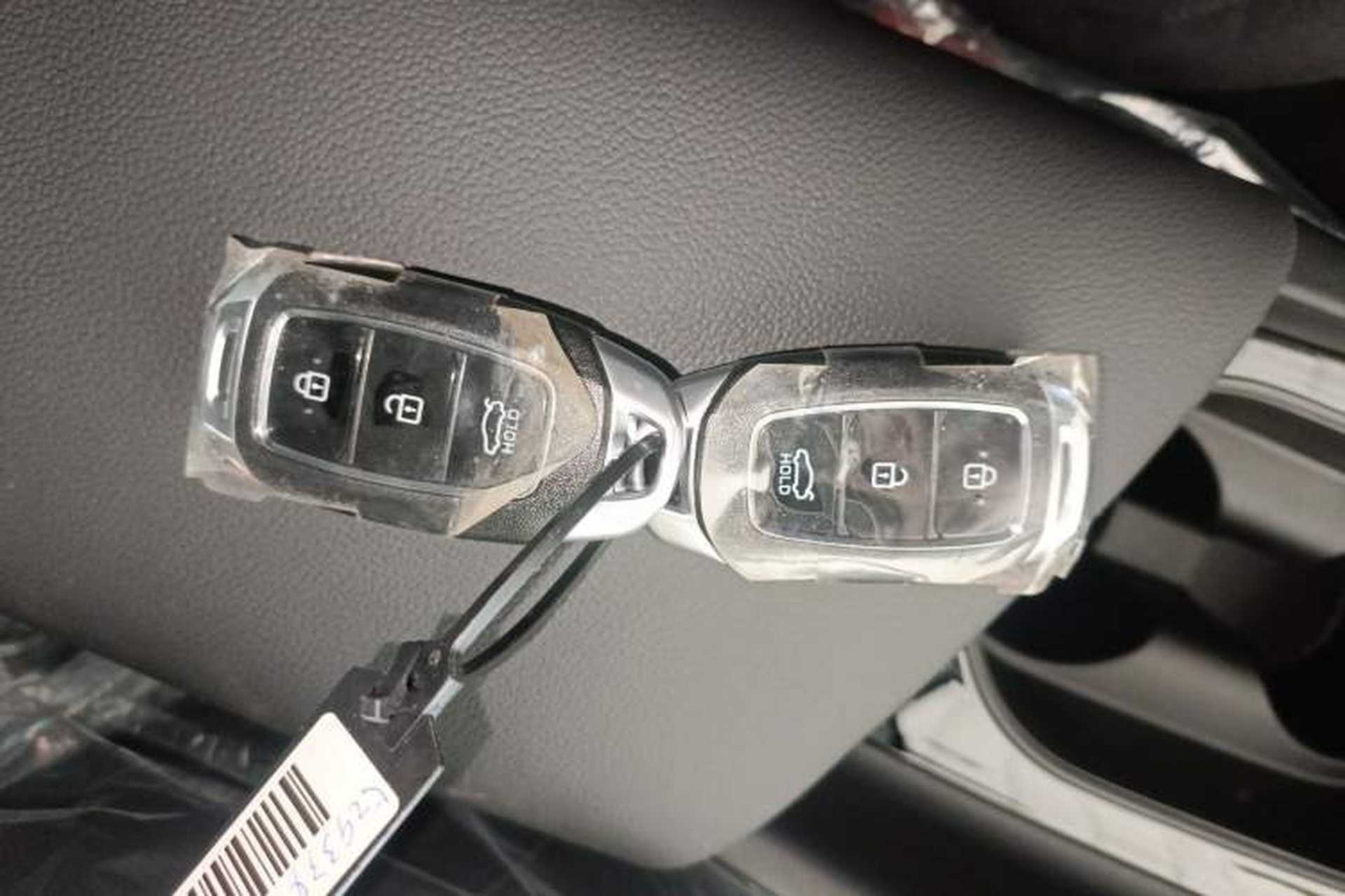 Used Hyundai Elantra 2023 1.5L CVT GLX Elite Edition Interior 1