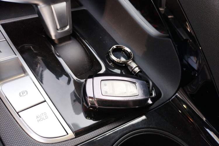 Used Hyundai Elantra 2023 1.5L CVT GLX Elite Edition Interior 1