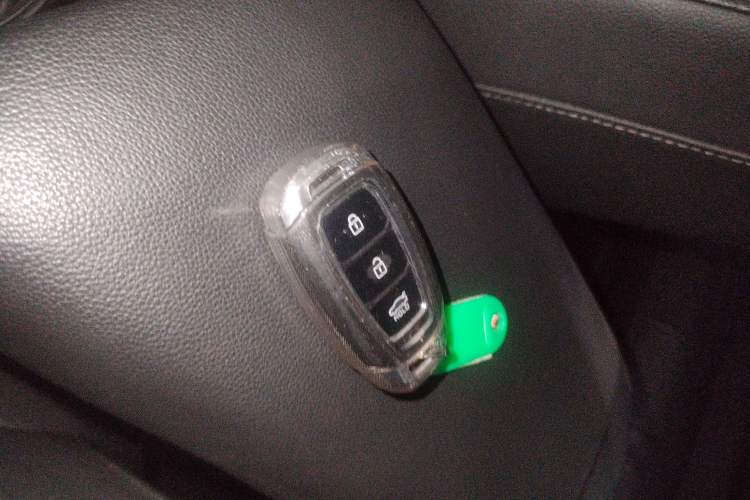 Used Hyundai Elantra 2023 1.5L CVT GLX Elite Edition Interior 1