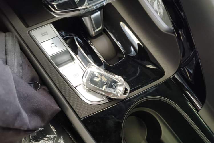 Used Hyundai Elantra 2023 1.5L CVT GLX Elite Edition Interior 1