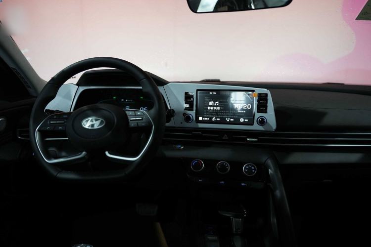 Used Hyundai Elantra 2023 1.5L CVT GLX Elite Edition Interior 1