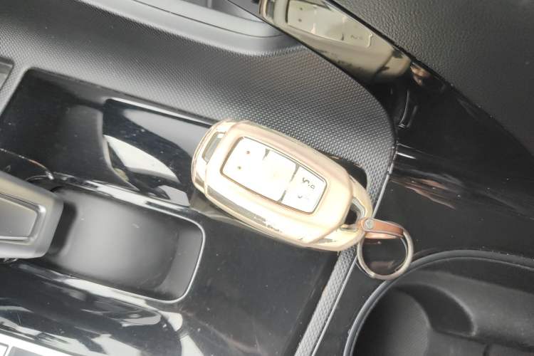 Used Hyundai Elantra 2023 1.5L CVT LUX Prestige Edition Interior 1