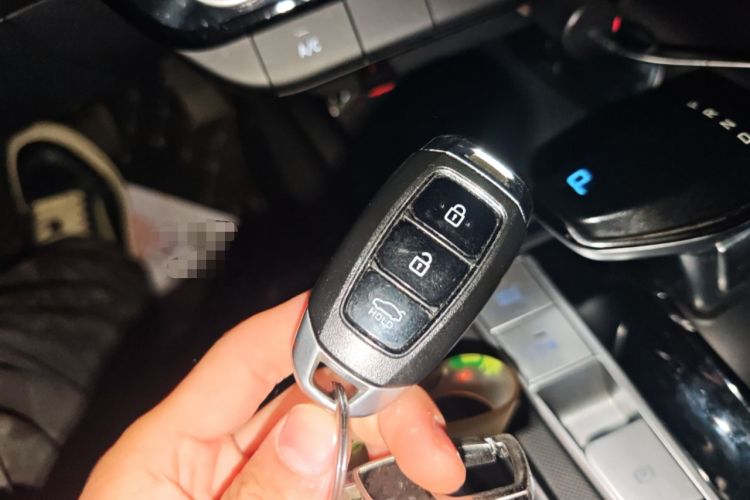 Used Hyundai Elantra 2023 1.5L CVT GLX Elite Edition Interior 1
