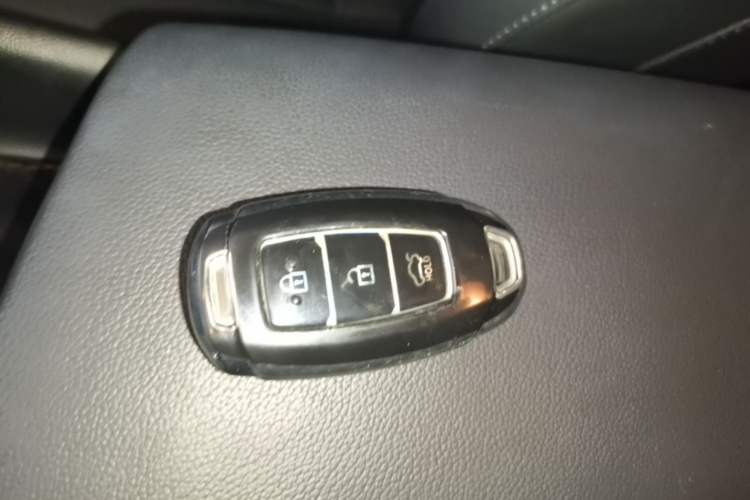 Used Hyundai Elantra 2023 1.5L CVT GLX Elite Edition Interior 1