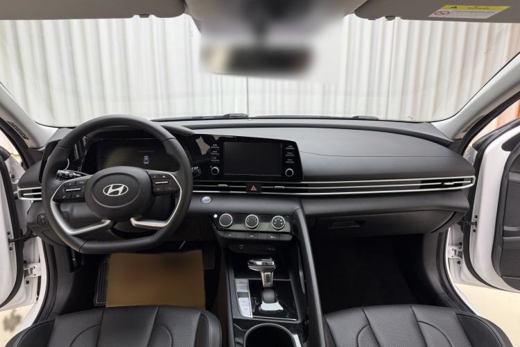 Used Hyundai Elantra 2023 1.5L CVT GLX Elite Edition Interior 12