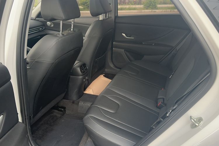 Used Hyundai Elantra 2023 1.5L CVT GLX Elite Edition Interior 2