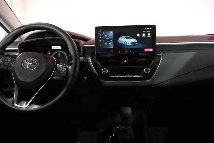 Used Hyundai Elantra 2023 1.5L CVT GLX Elite Edition Interior 2