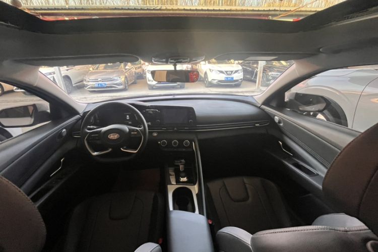 Used Hyundai Elantra 2023 1.5L CVT GLX Elite Edition Interior 2