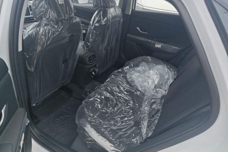 Used Hyundai Elantra 2023 1.5L CVT GLX Elite Edition Interior 3