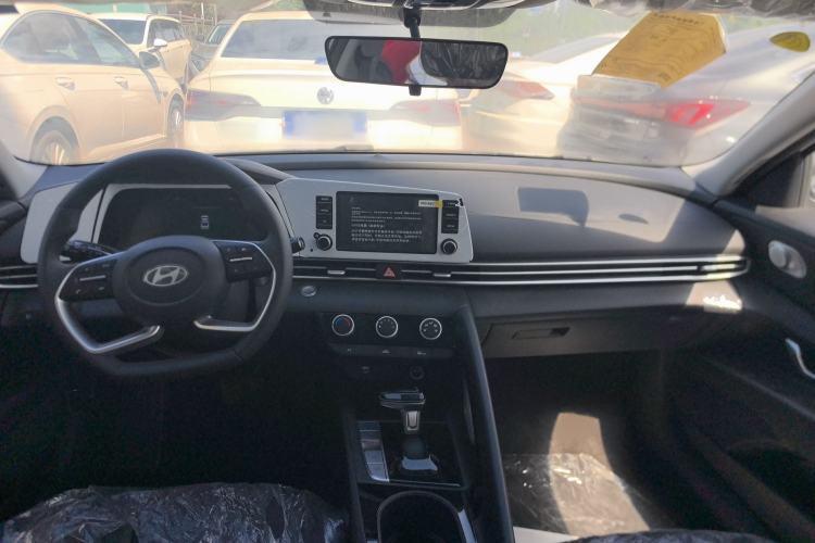 Used Hyundai Elantra 2023 1.5L CVT GLX Elite Edition Interior 3