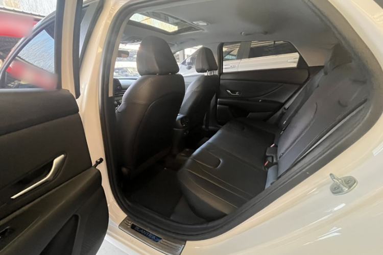 Used Hyundai Elantra 2023 1.5L CVT GLX Elite Edition Interior 3