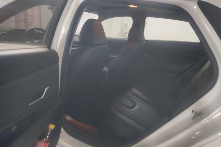 Used Hyundai Elantra 2023 1.5L CVT LUX Prestige Edition Interior 5