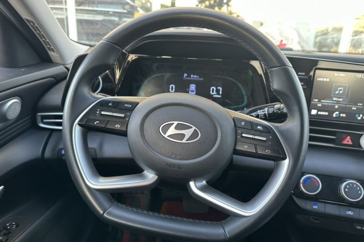 Used Hyundai Elantra 2023 1.5L CVT GLX Elite Edition Interior 8