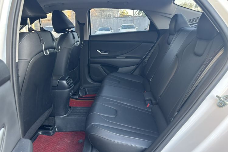 Used Hyundai Elantra 2023 1.5L CVT GLX Elite Edition Interior 9