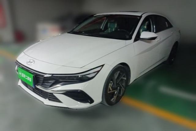 Used Hyundai Elantra 2023 1.5L CVT LUX Prestige Edition