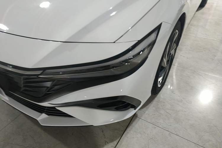 Used Hyundai Elantra 2023 1.5L CVT LUX Prestige Edition Left Front Headlight