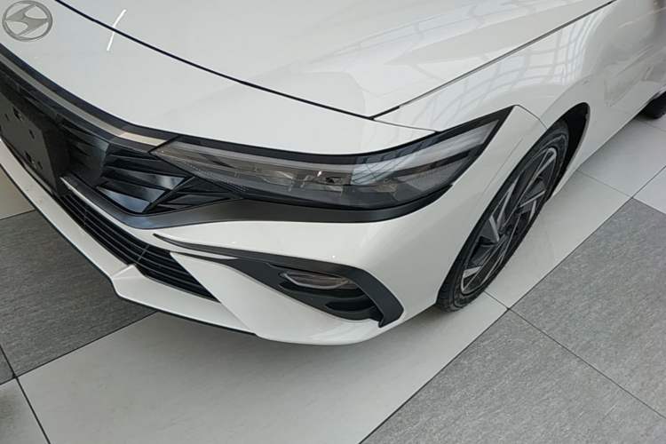 Used Hyundai Elantra 2023 1.5L CVT GLX Elite Edition Left Front Headlight
