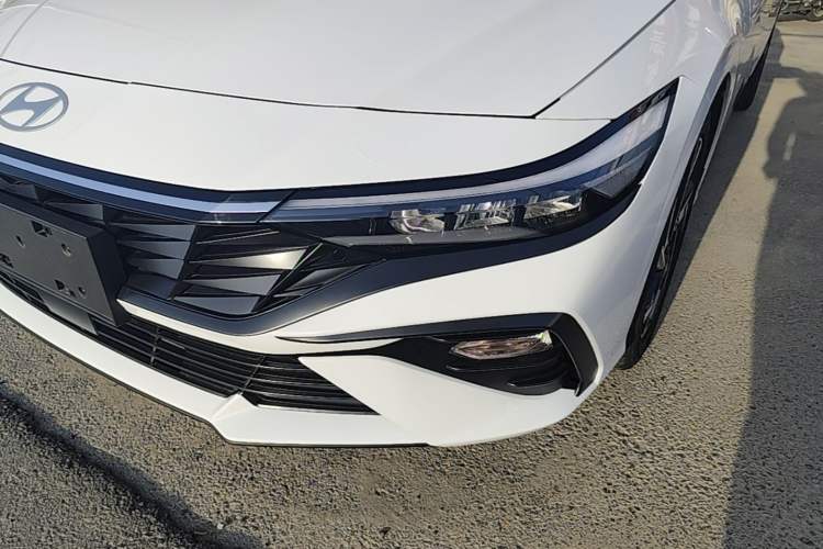 Used Hyundai Elantra 2023 1.5L CVT GLX Elite Edition Left Front Headlight