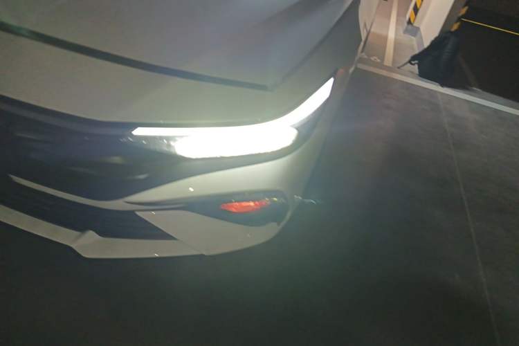 Used Hyundai Elantra 2023 1.5L CVT GLX Elite Edition Left Front Headlight