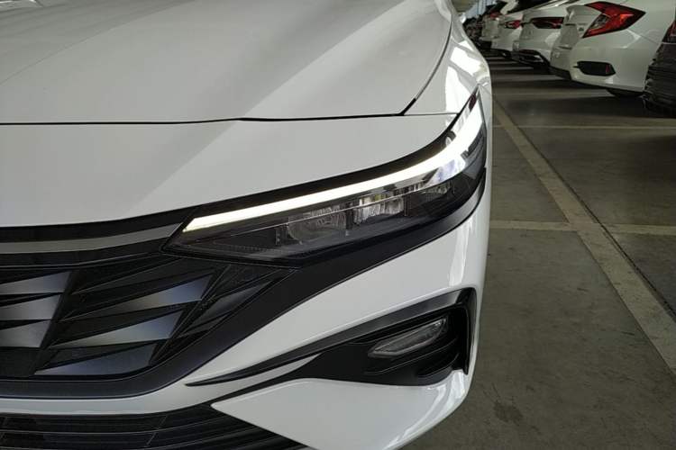 Used Hyundai Elantra 2023 1.5L CVT GLX Elite Edition Left Front Headlight