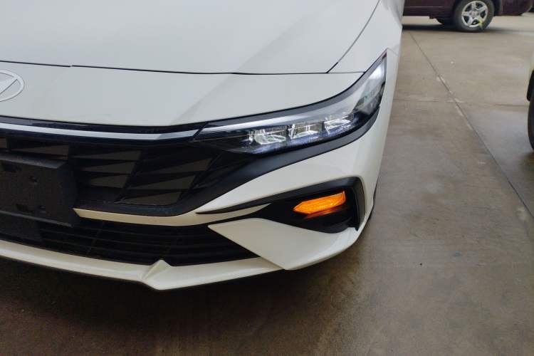 Used Hyundai Elantra 2023 1.5L CVT GLX Elite Edition Left Front Headlight