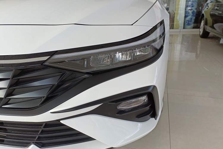 Used Hyundai Elantra 2023 1.5L CVT GLX Elite Edition Left Front Headlight