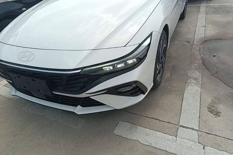 Used Hyundai Elantra 2023 1.5L CVT GLX Elite Edition Left Front Headlight