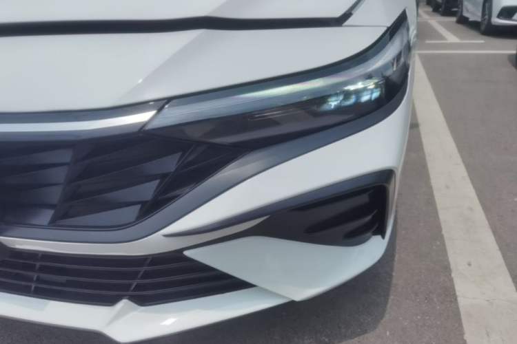 Used Hyundai Elantra 2023 1.5L CVT LUX Prestige Edition Left Front Headlight