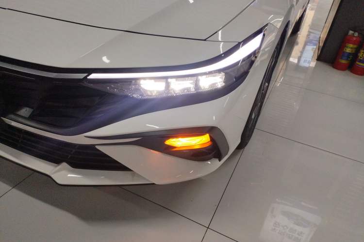 Used Hyundai Elantra 2023 1.5L CVT GLX Elite Edition Left Front Headlight