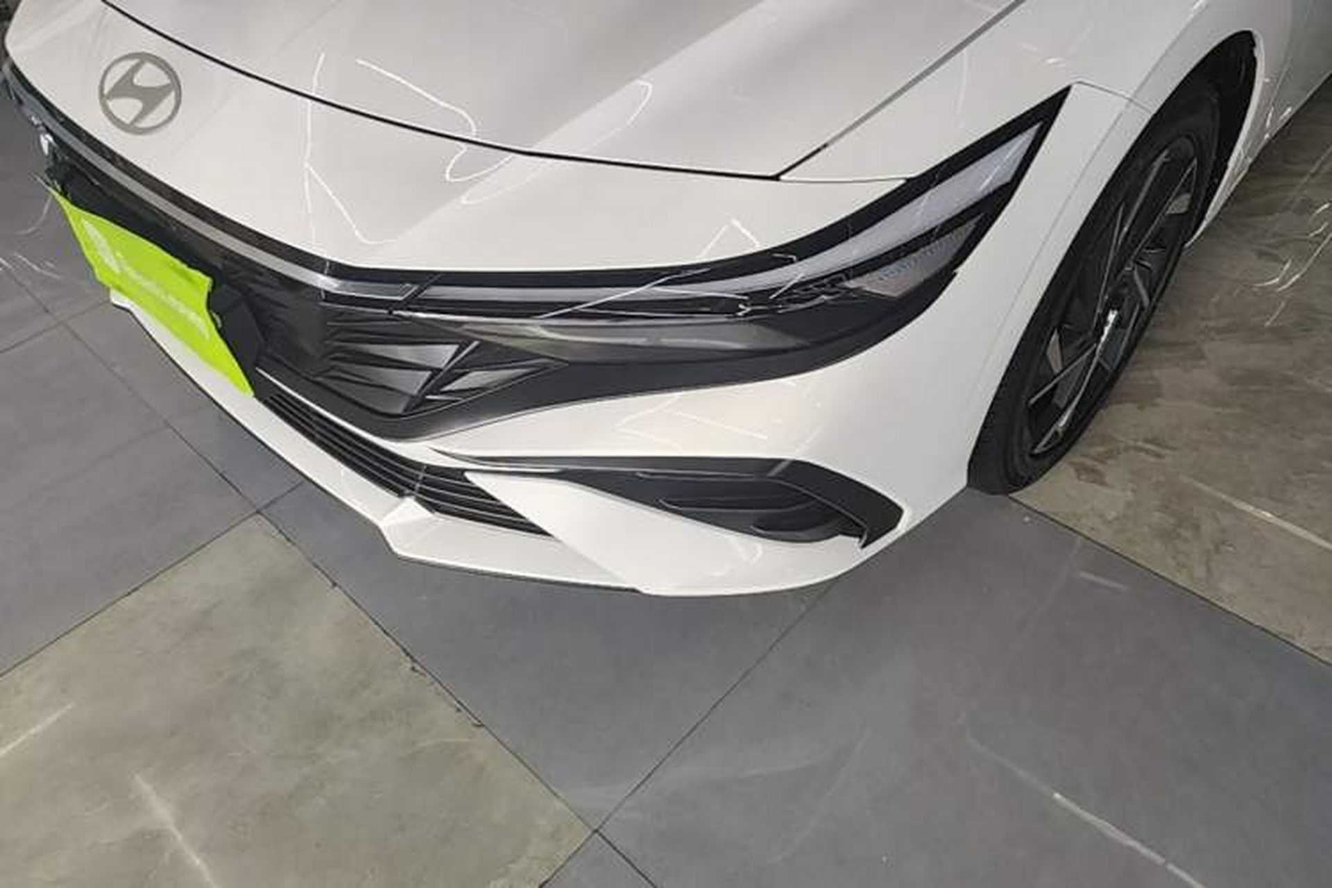 Used Hyundai Elantra 2023 1.5L CVT LUX Prestige Edition Left Front Headlight
