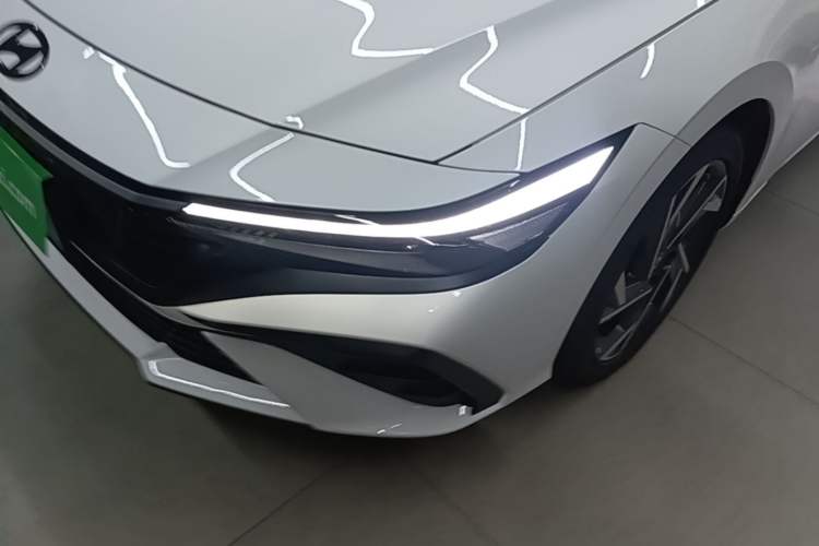 Used Hyundai Elantra 2023 1.5L CVT LUX Prestige Edition Left Front Headlight
