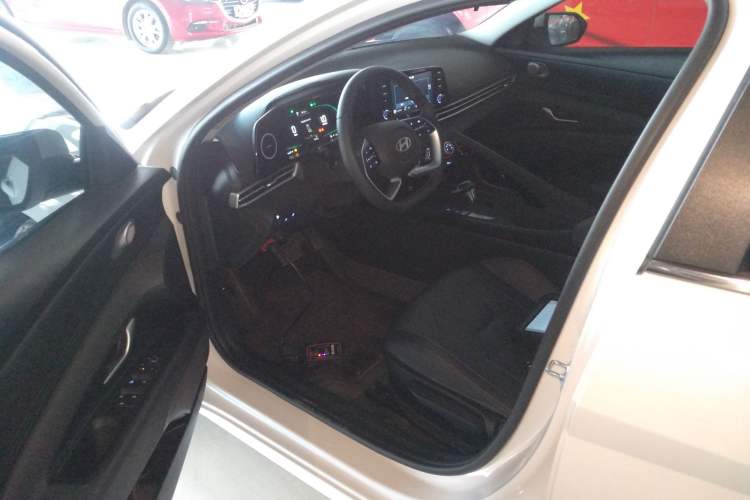 Used Hyundai Elantra 2023 1.5L CVT GLX Elite Edition Left Front Seat
