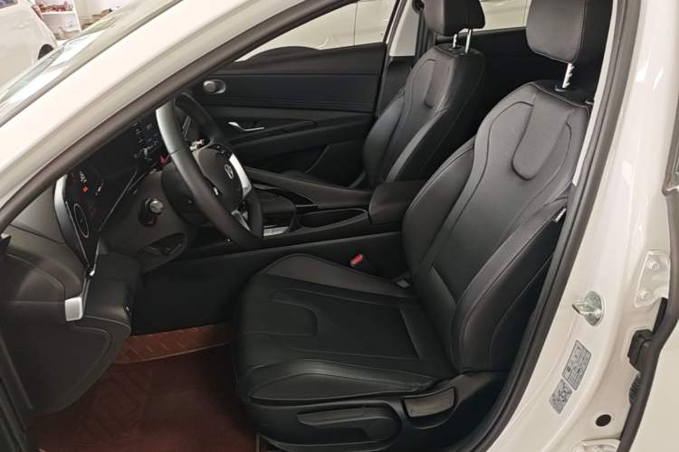 Used Hyundai Elantra 2023 1.5L CVT GLX Elite Edition Left Front Seat