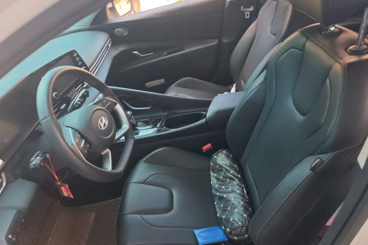 Used Hyundai Elantra 2023 1.5L CVT GLX Elite Edition Left Front Seat