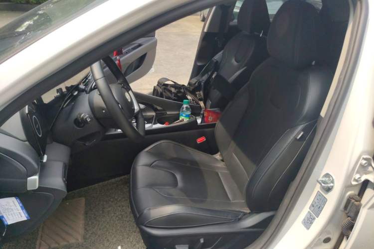 Used Hyundai Elantra 2023 1.5L CVT LUX Prestige Edition Left Front Seat